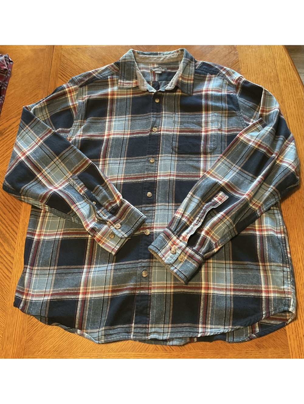 Eddie Bauer Men’s Size XXL, Long Sleeve, Button-Down, Chest Pocket, Flannel